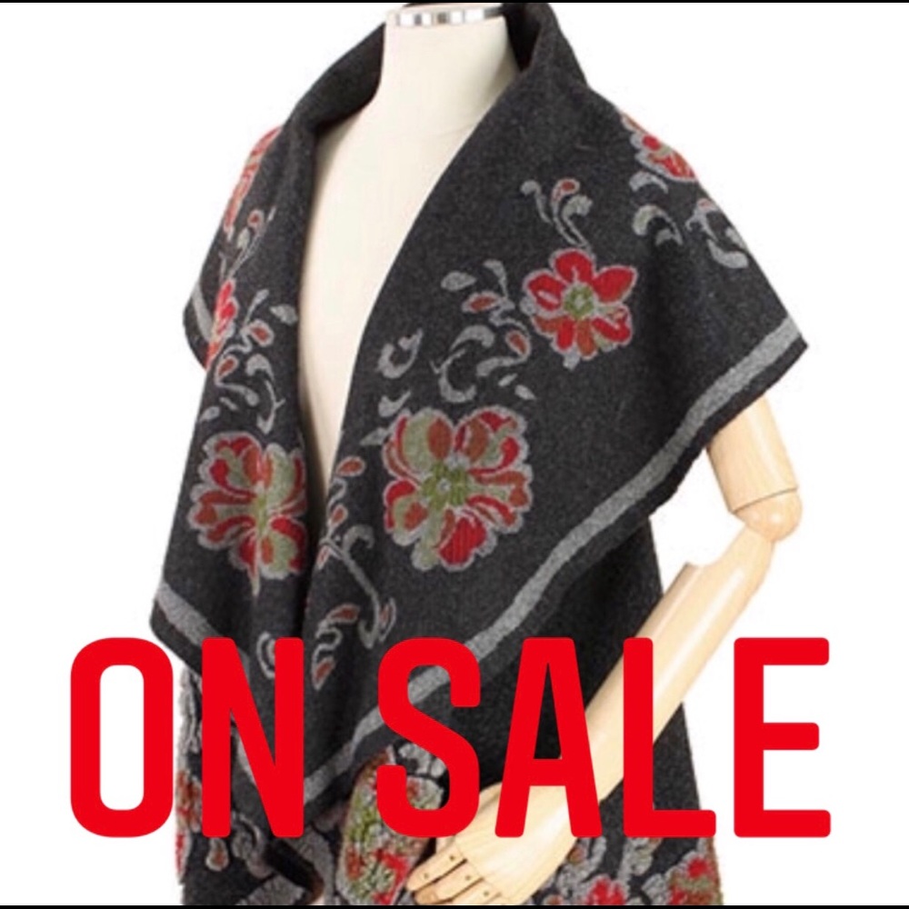 NWT Flower Pattern Round Vest, One Size